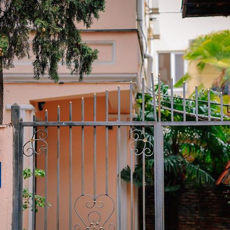 Hotel Darchi Tbilisi Buitenkant foto